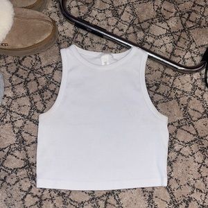 h and m tank